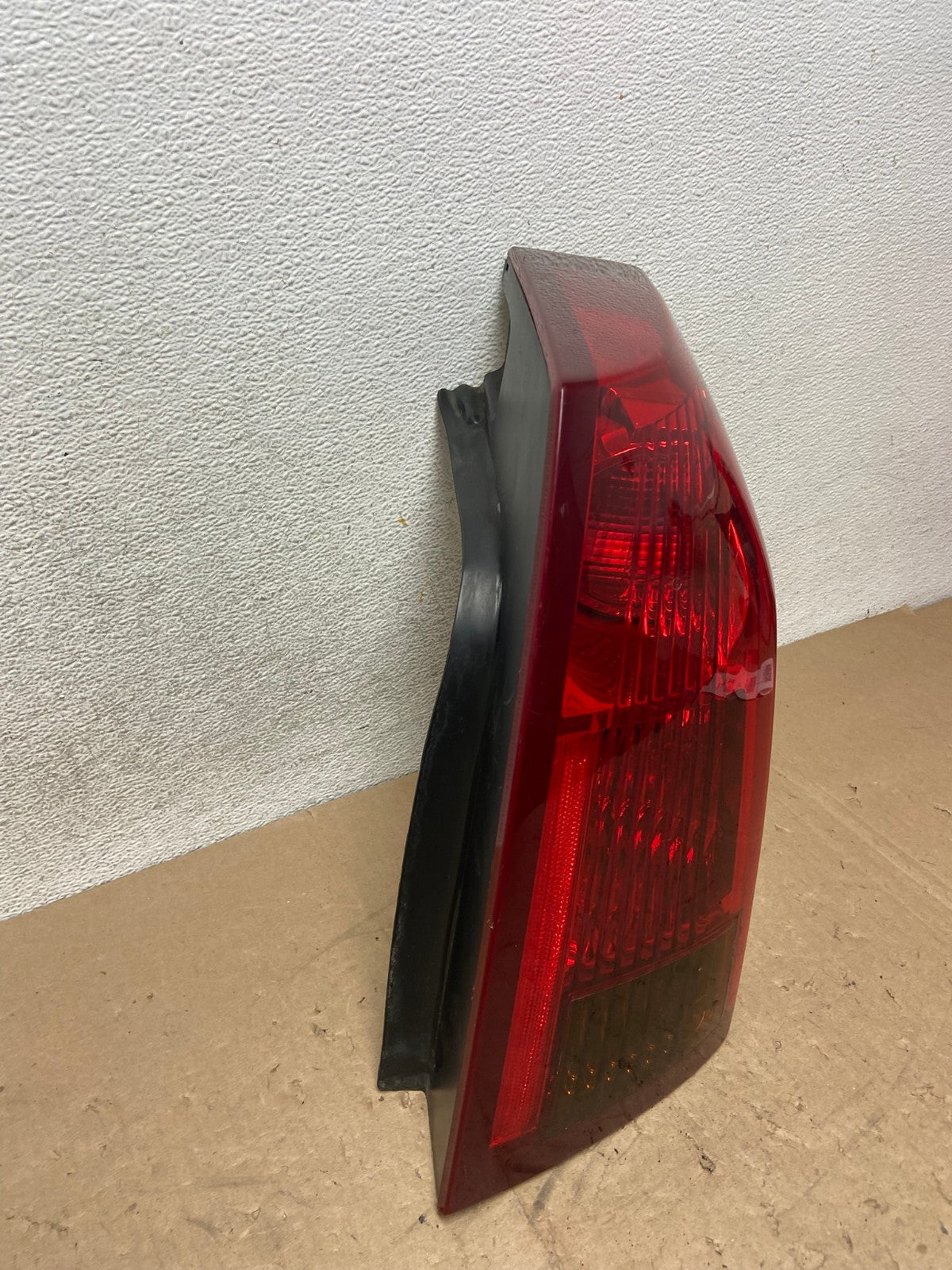 2003 to 2007 Cadillac Cts Right Passenger Rh Side Tail Light AG5338 LK2