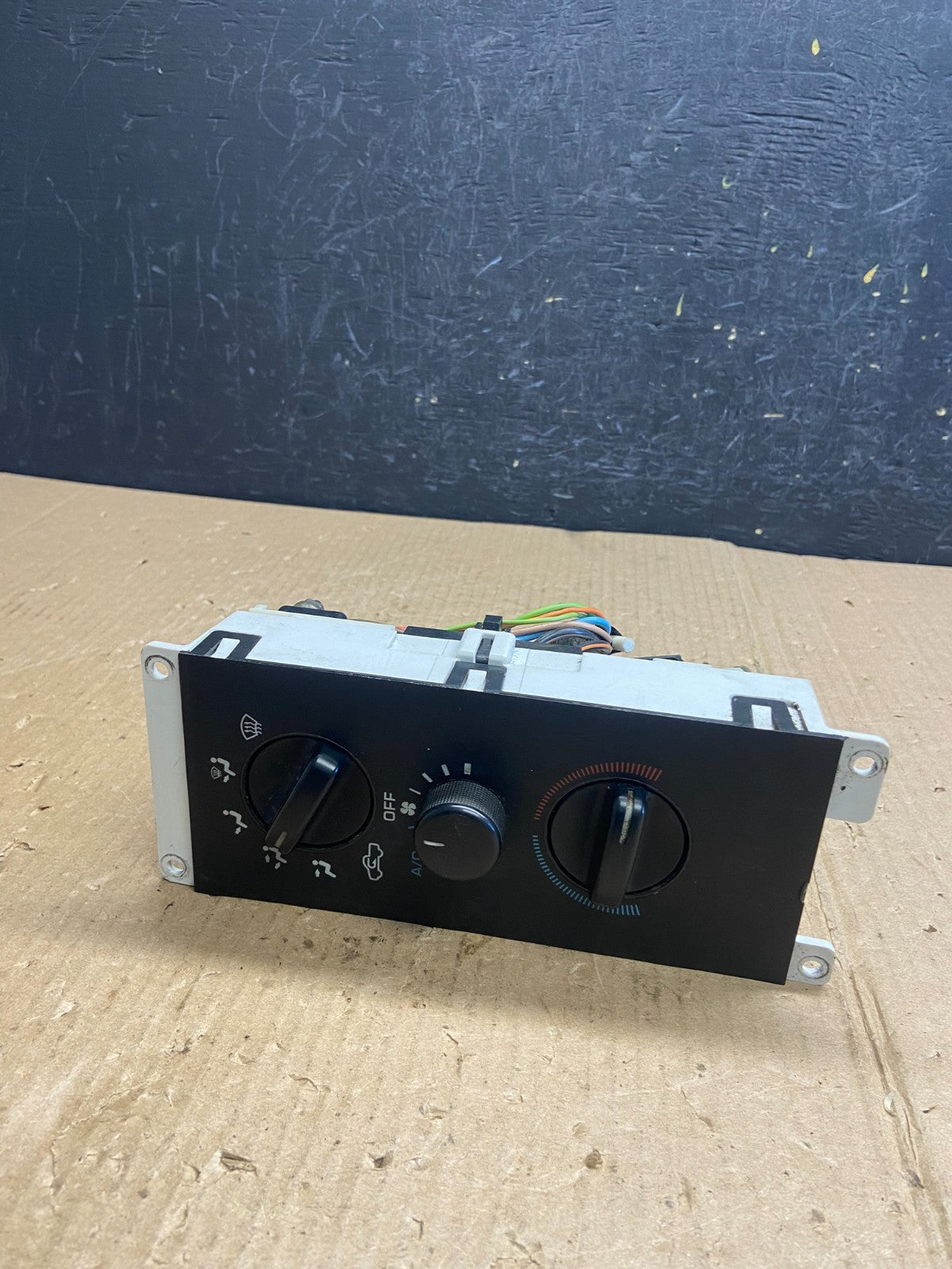 1994 to 1997 Dodge Ram 1500 2500 Truck Climate Control A/C 55037030A AE40340