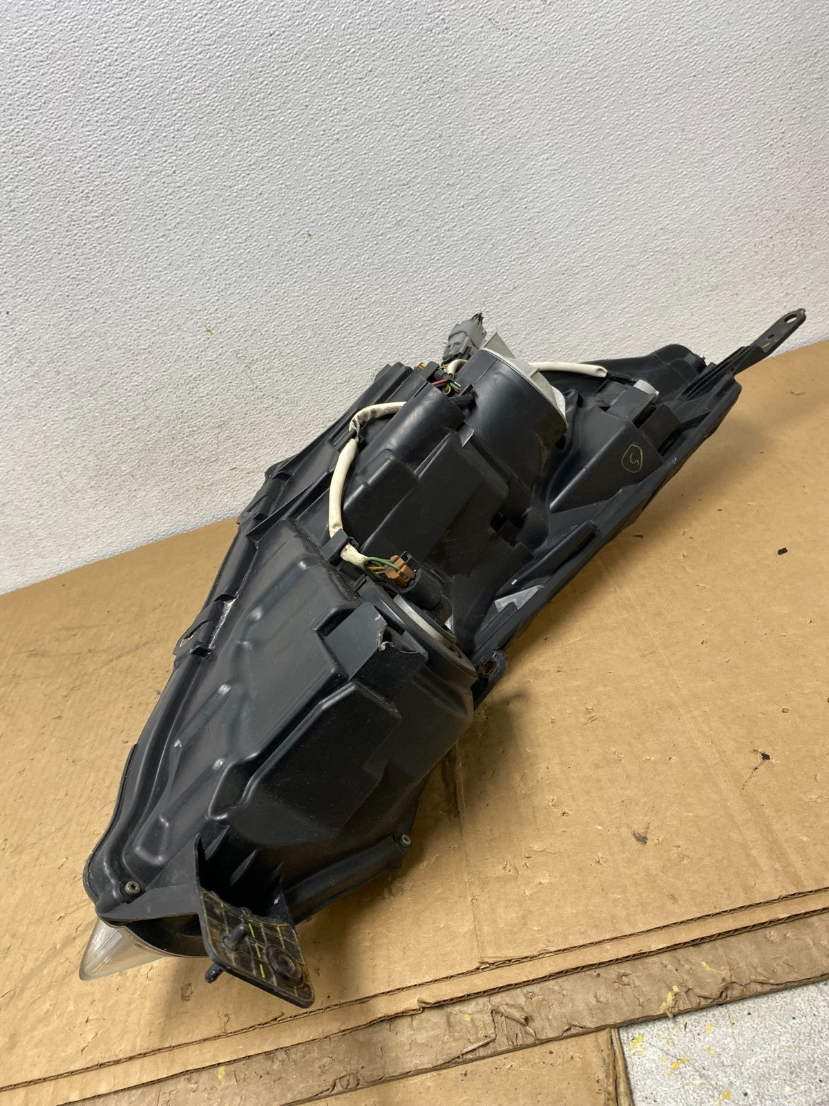 2010 2011 2012 Subaru Legacy Outback Left Driver Halogen Headlight AD1233 DW4
