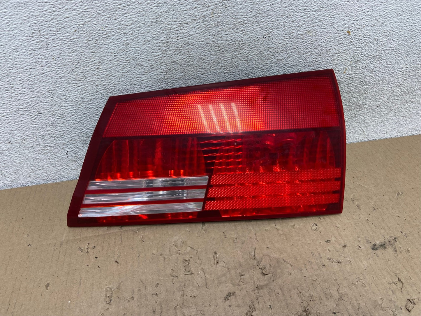 2004-2005 Toyota Sienna Right Passenger RH Side Inner Tail Light AG6553 LK0