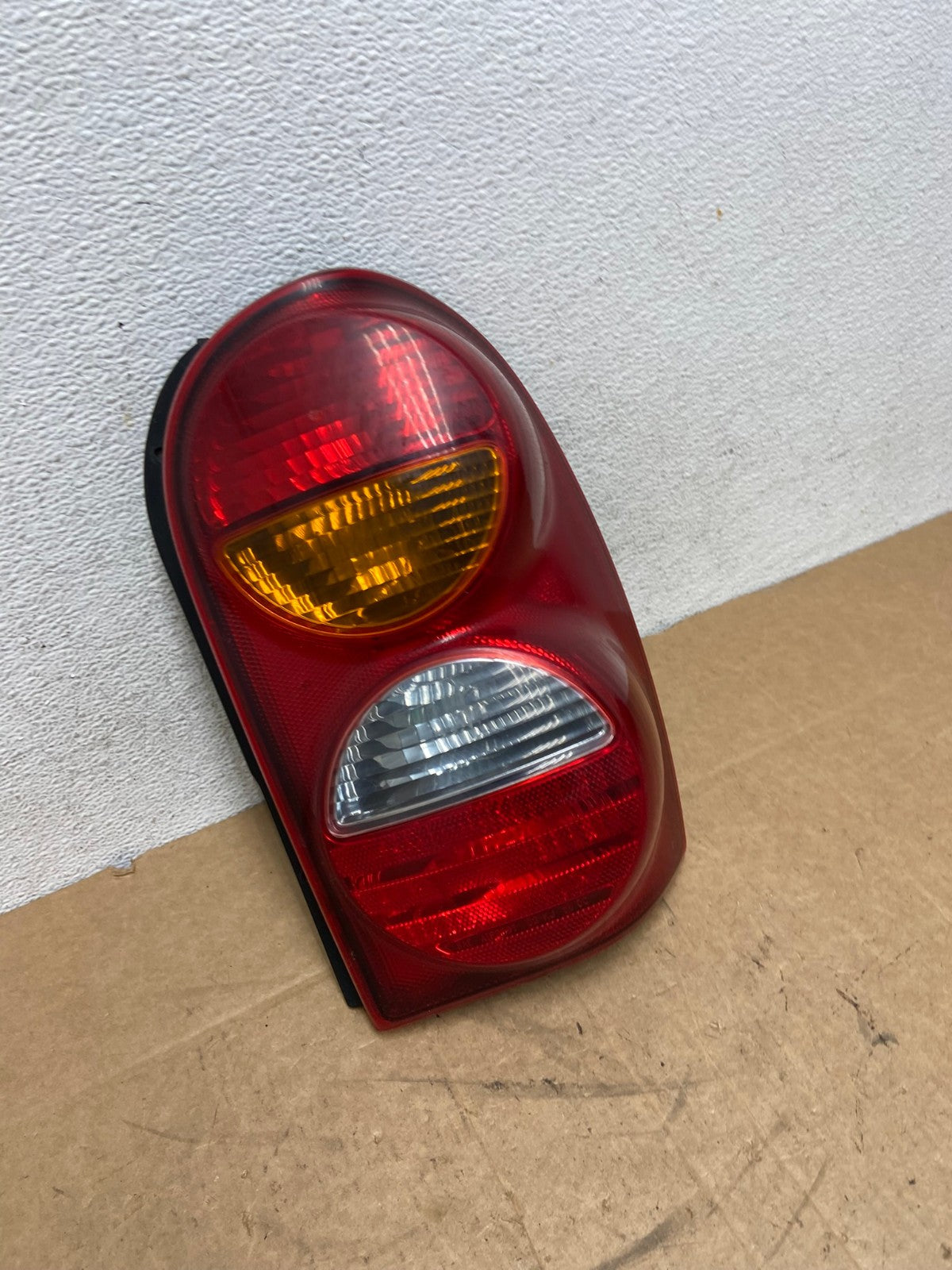 2002 2003 2004 Jeep Liberty Right Passenger Rh Side Tail Light AD6307 LK2