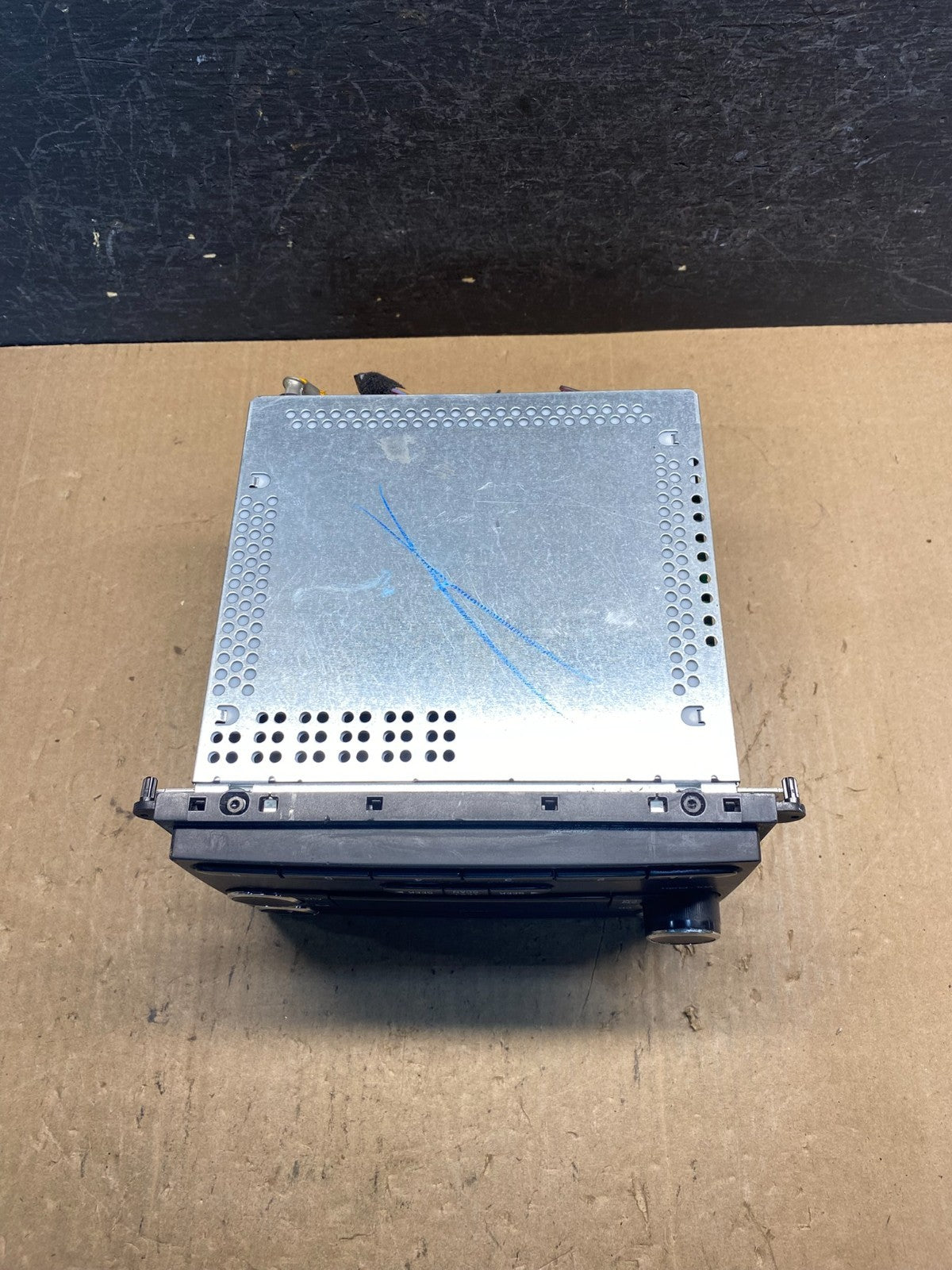 2004 to 2008 Ford F150 Mustang Radio Stereo Audio AM/FM AE7857 DW4