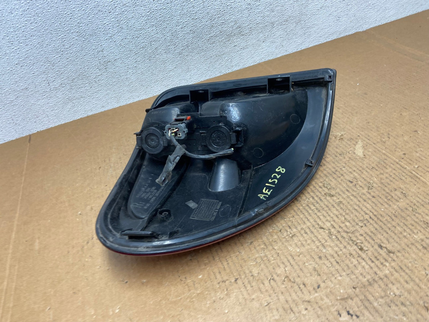2004 - 2007 Dodge Grand Caravan Right Passenger Side Tail Light AE1528 LK5