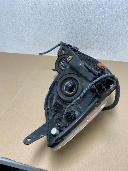 2006 to 2010 Toyota Sienna Left Driver Lh Side Headlight Halogen AE6904 DW9