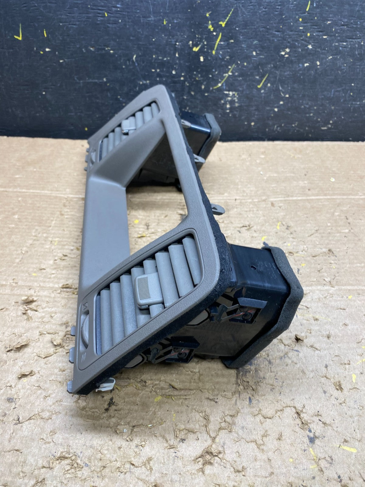 2009-2010 Nissan Murano Radio Center Console Display Bezel Air Vent OEM X1444 DG2