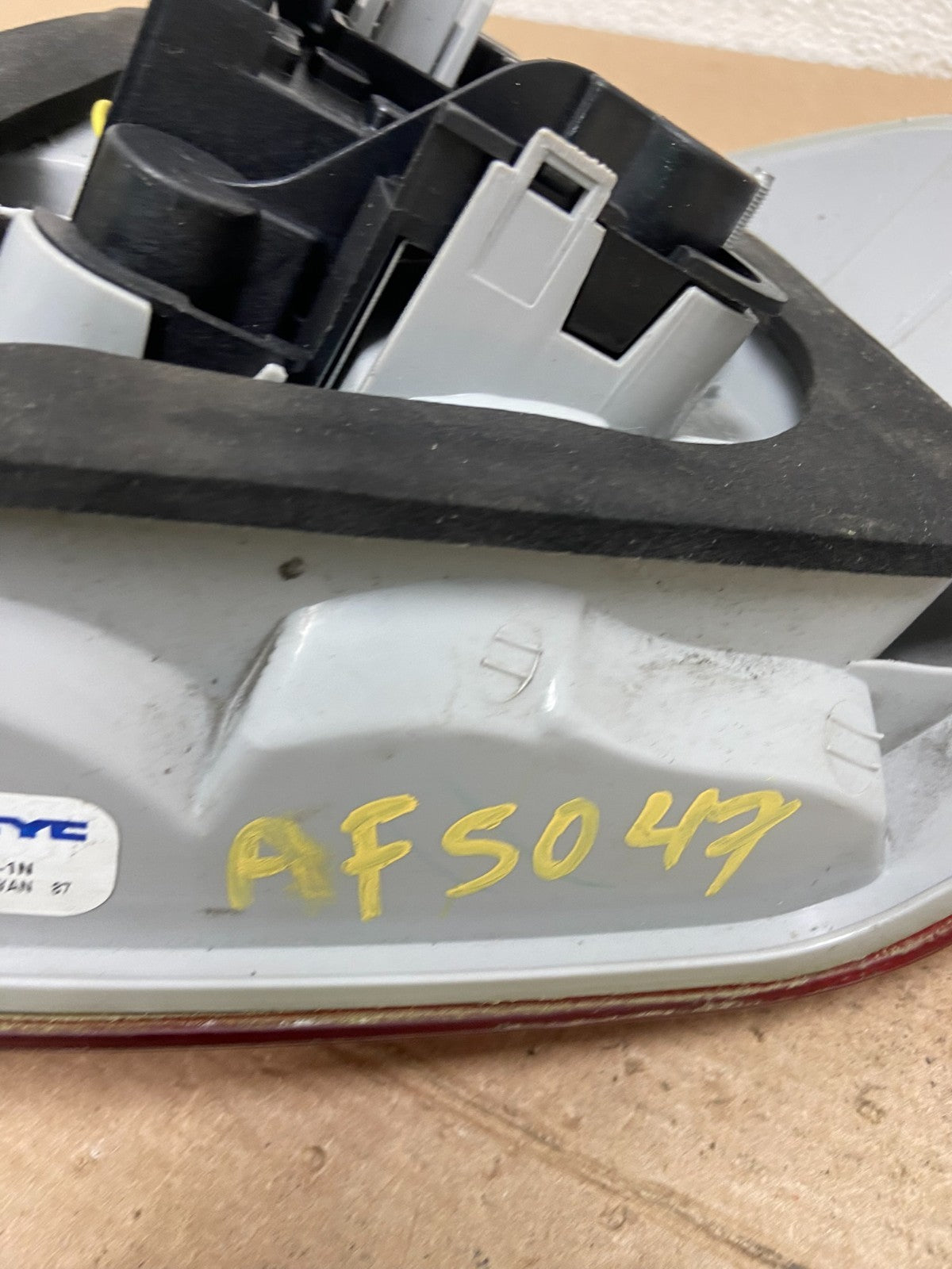 2009 2010 BMW 323i 325i 328i 335i 3 Series Left Driver Tail Light TYC AF5047 DW6