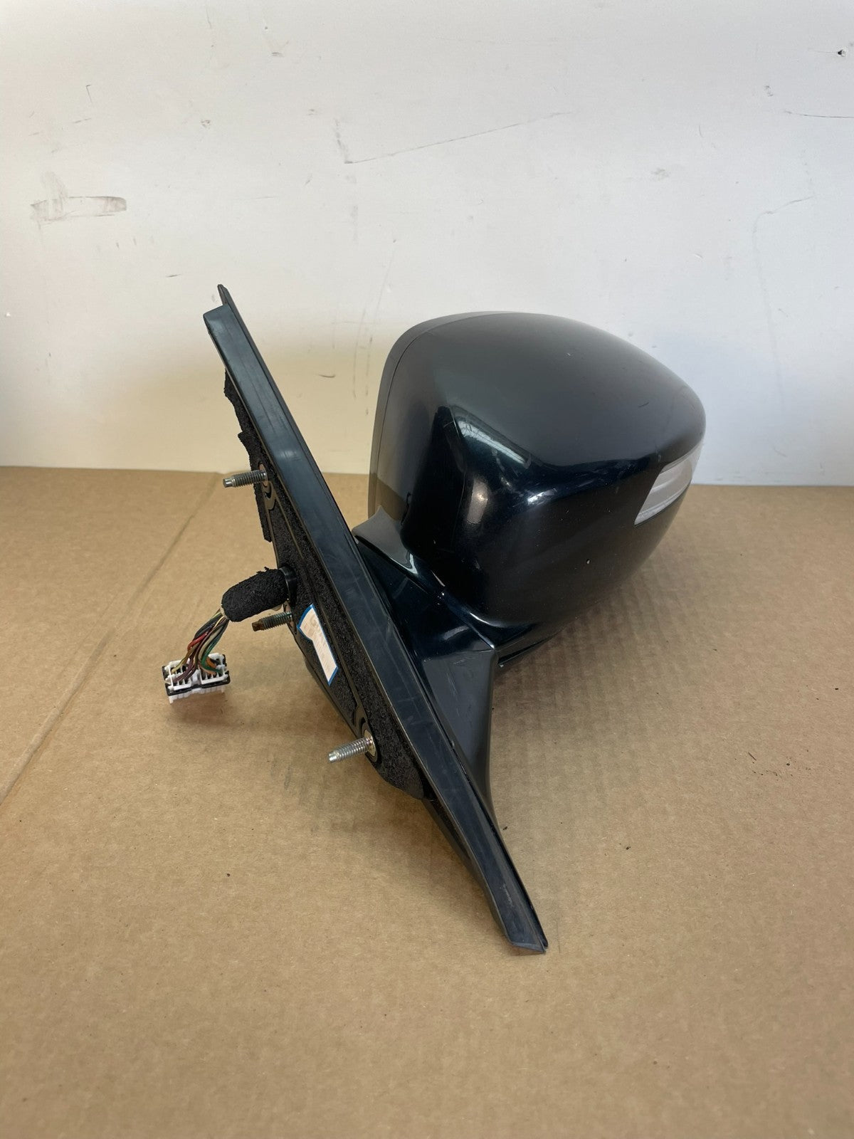 2009 to 2014 Hyundai Genesis Sedan Left Driver Turn Signal Door Mirror AG2675 MS1