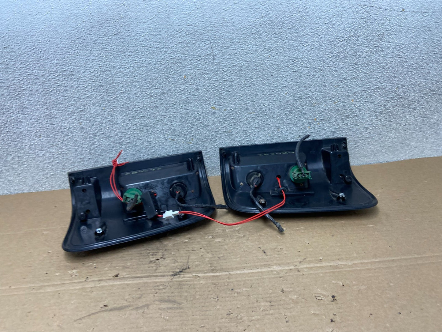 2004 to 2008 Ford F150 Left+Right Set Side LED Tail Lights AB4692 DG5