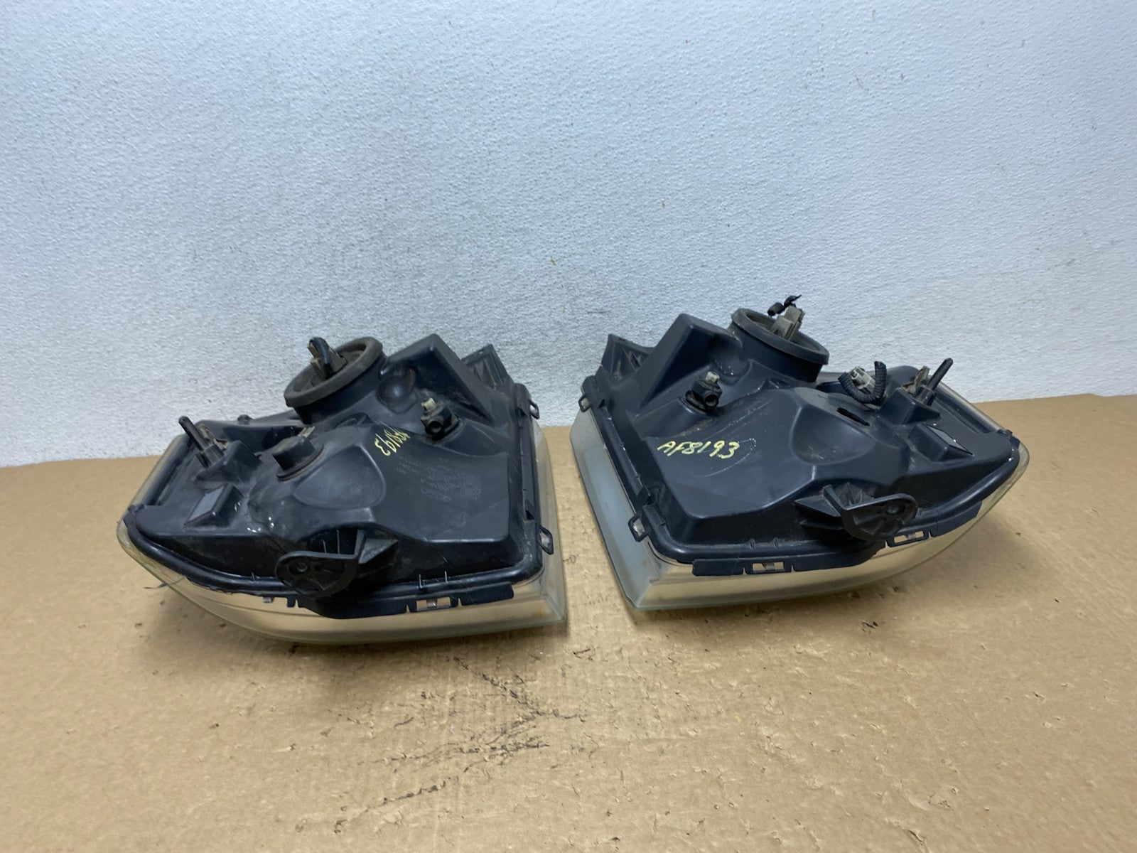 2008-2014 Ford Econoline E150 E250 E350 Left+Right Headlights AF8193 DW8