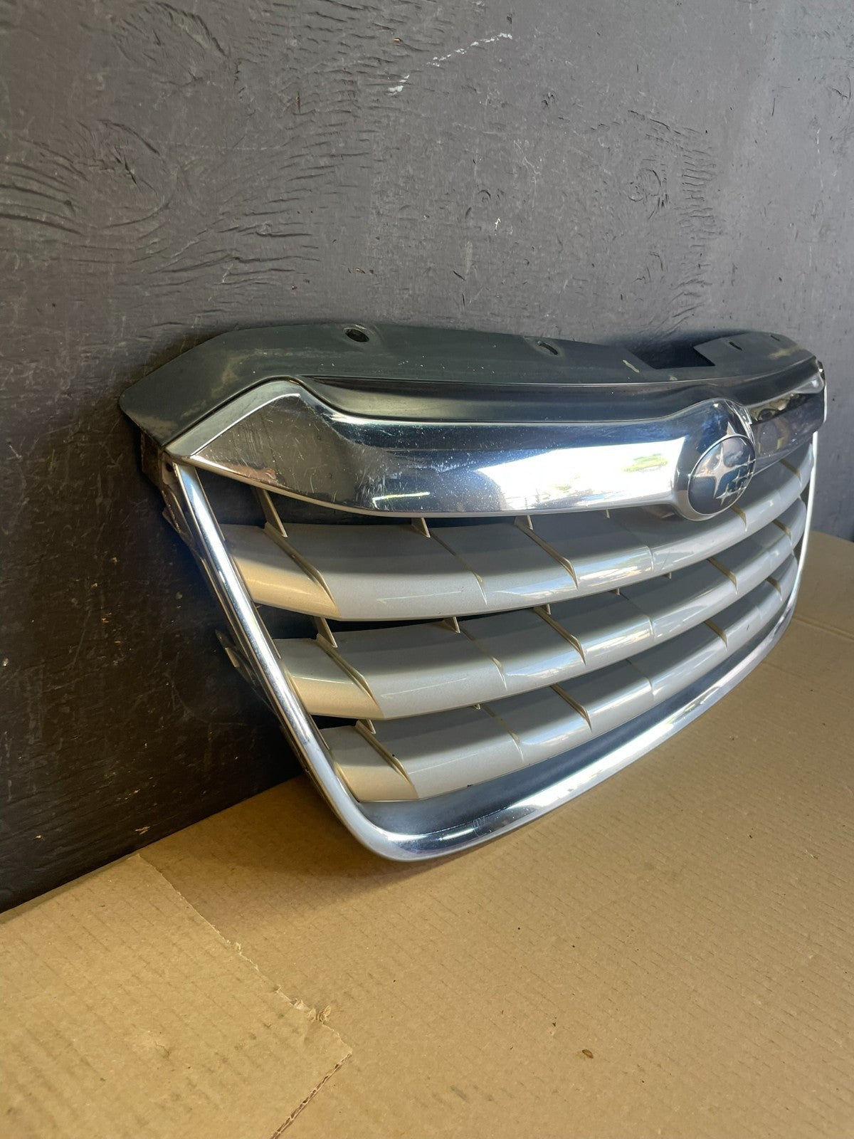 2008 to 2014 Subaru Tribeca Front Upper Grill Grille AE3510 DG2