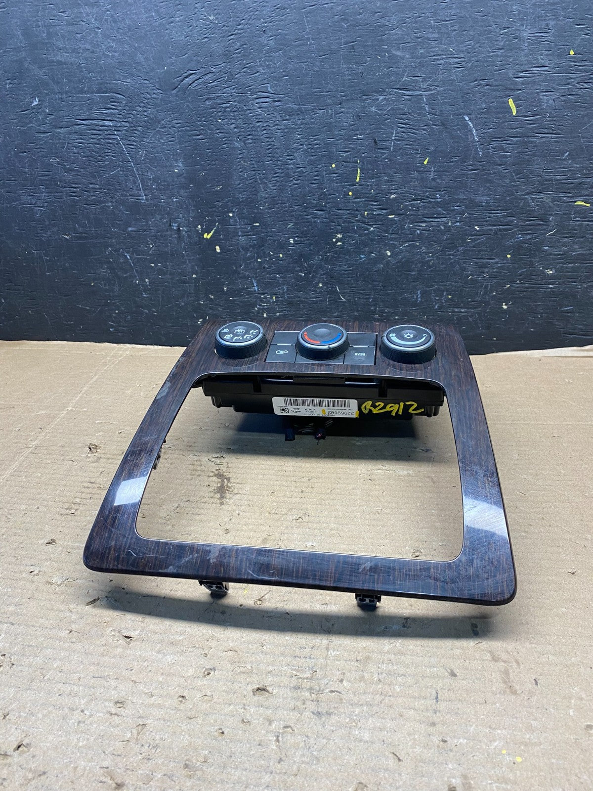 2013 to 2017 Chevrolet Traverse Radio Bezel Ac Heater Climate Control R2912 DG3