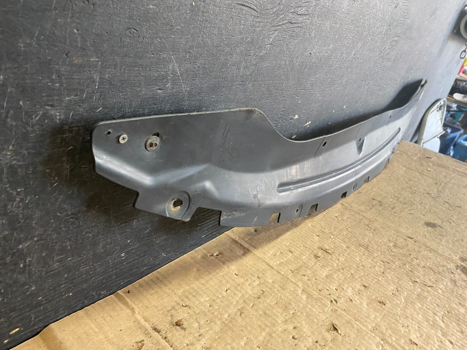 2011 to 2015 Lincoln Mkx Front Lower Wind Deflector OEM O6117 DG2