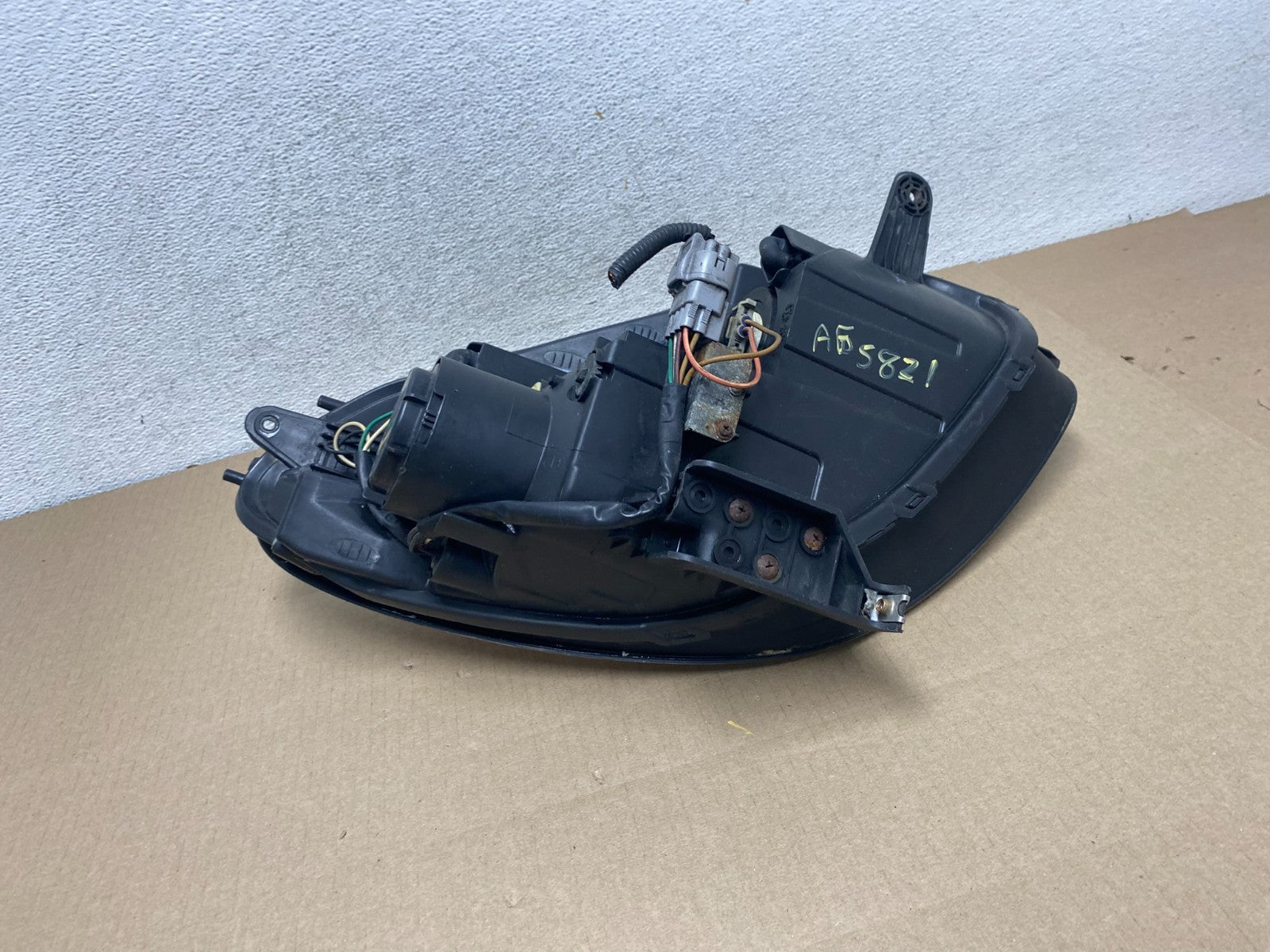 2006 - 2007 Subaru Tribeca B9 Left Driver LH Side Halogen Headlight AG58217