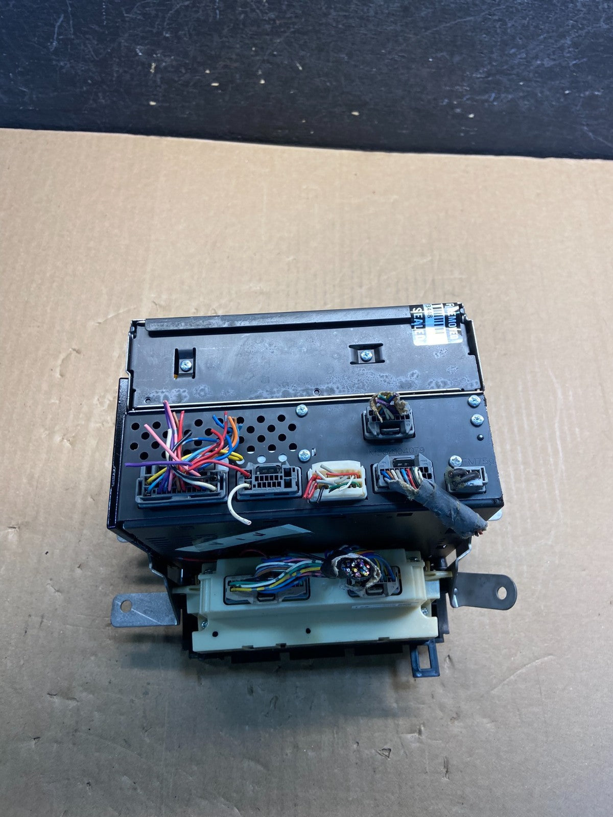 2009 to 2011 Honda Pilot AM FM CD Audio Radio Player Climate Control AF9401 DG5