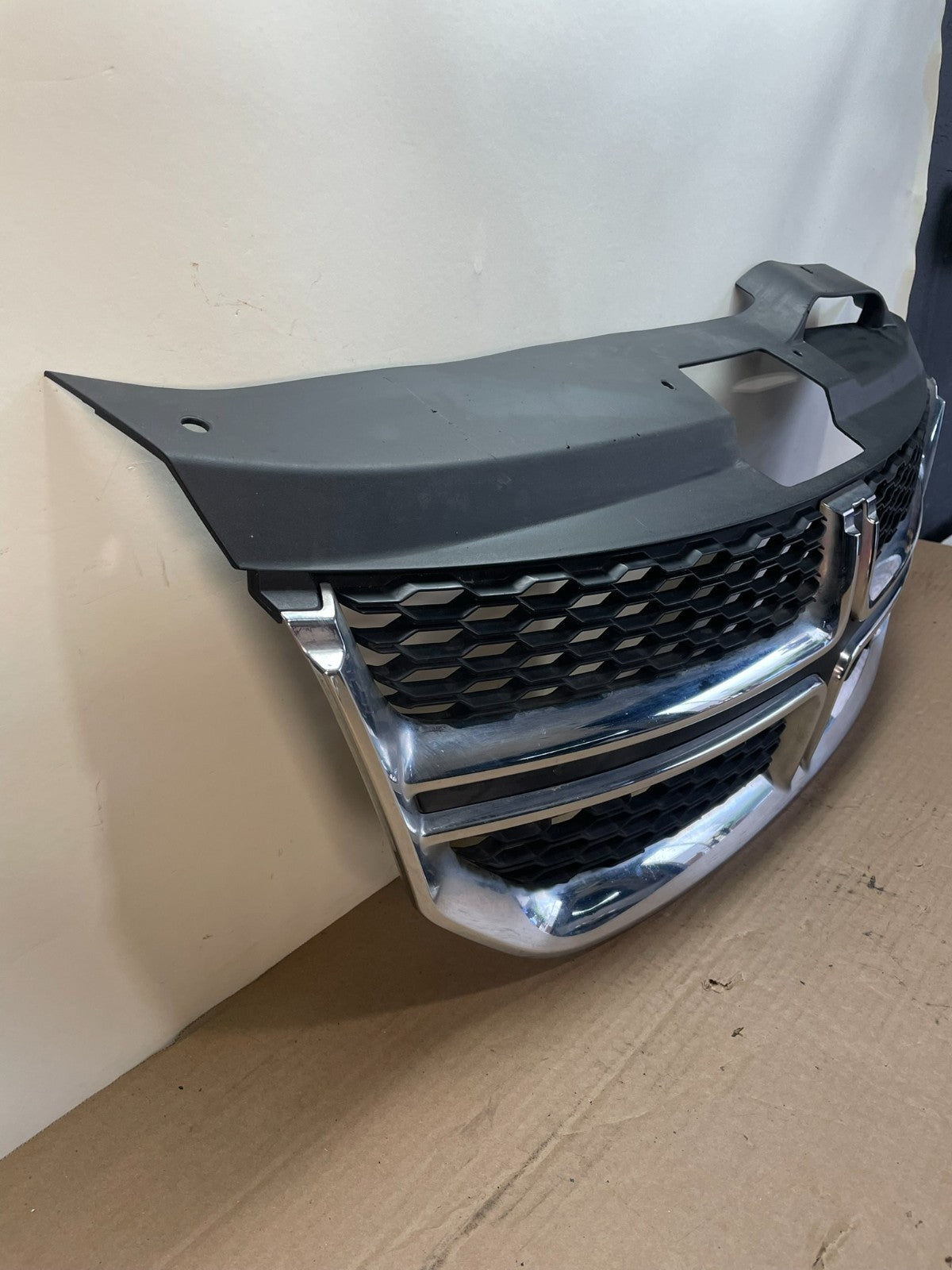 2011 to 2018 Dodge Journey Front Upper Chrome Grill Grille AF8516 DG2