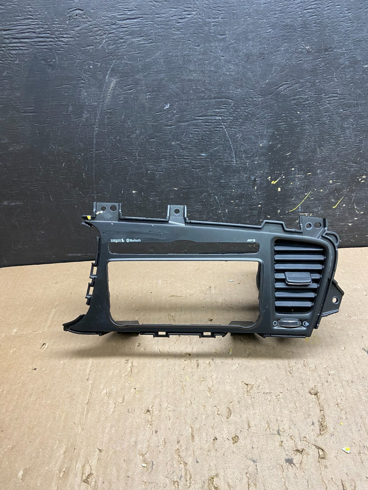 2011 2012 2013 Kia Optima Front Dash Radio Bezel Trim Air Vent T6029 DG0