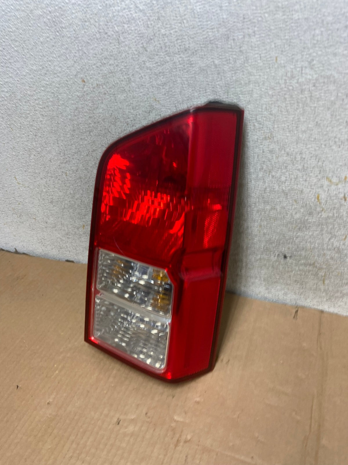 2005 to 2012 Nissan Pathfinder Right Passenger RH Side Tail Light AI6908 LK1