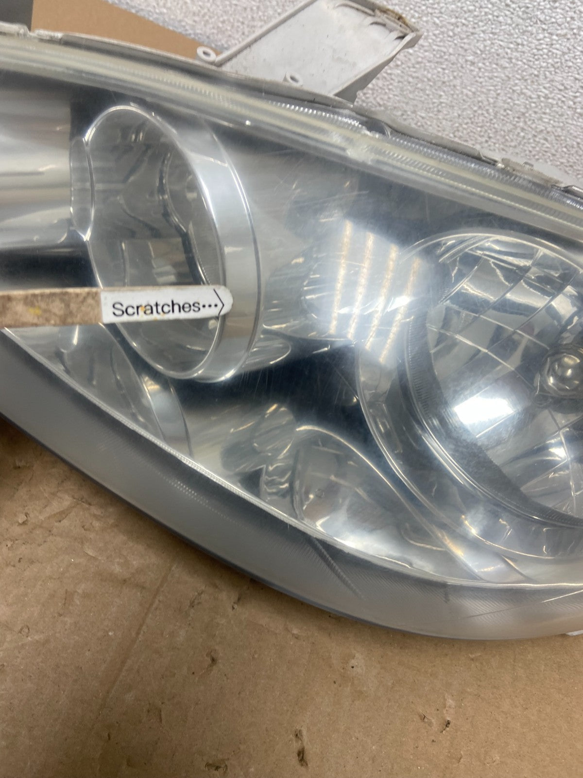 2005 to 2006 Toyota Camry Left Driver LH Halogen Headlight AB6181 DW3