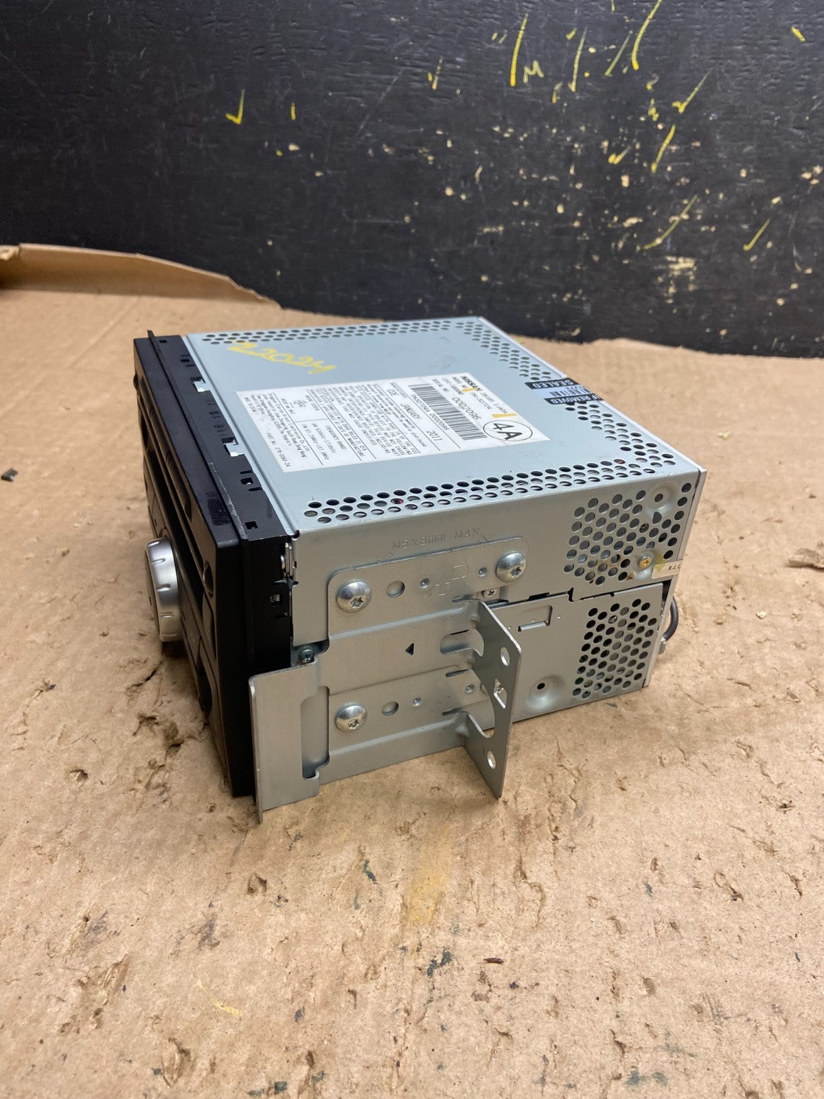2011 to 2013 Nissan Quest AM FM Radio Stereo CD Player Receiver Z2024 DG2