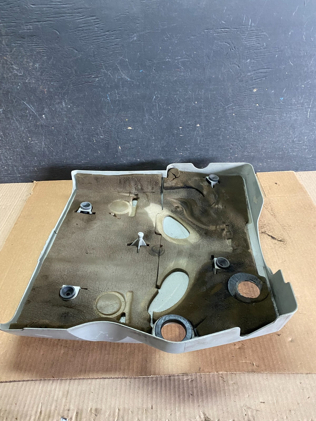 2004 to 2007  Cadillac CTS 3.6L Plastic Engine Cover Shield j73567