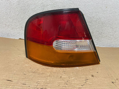 1998 1999 Nissan Altima Tail Light Left Driver Lh Side AG9066 LK0