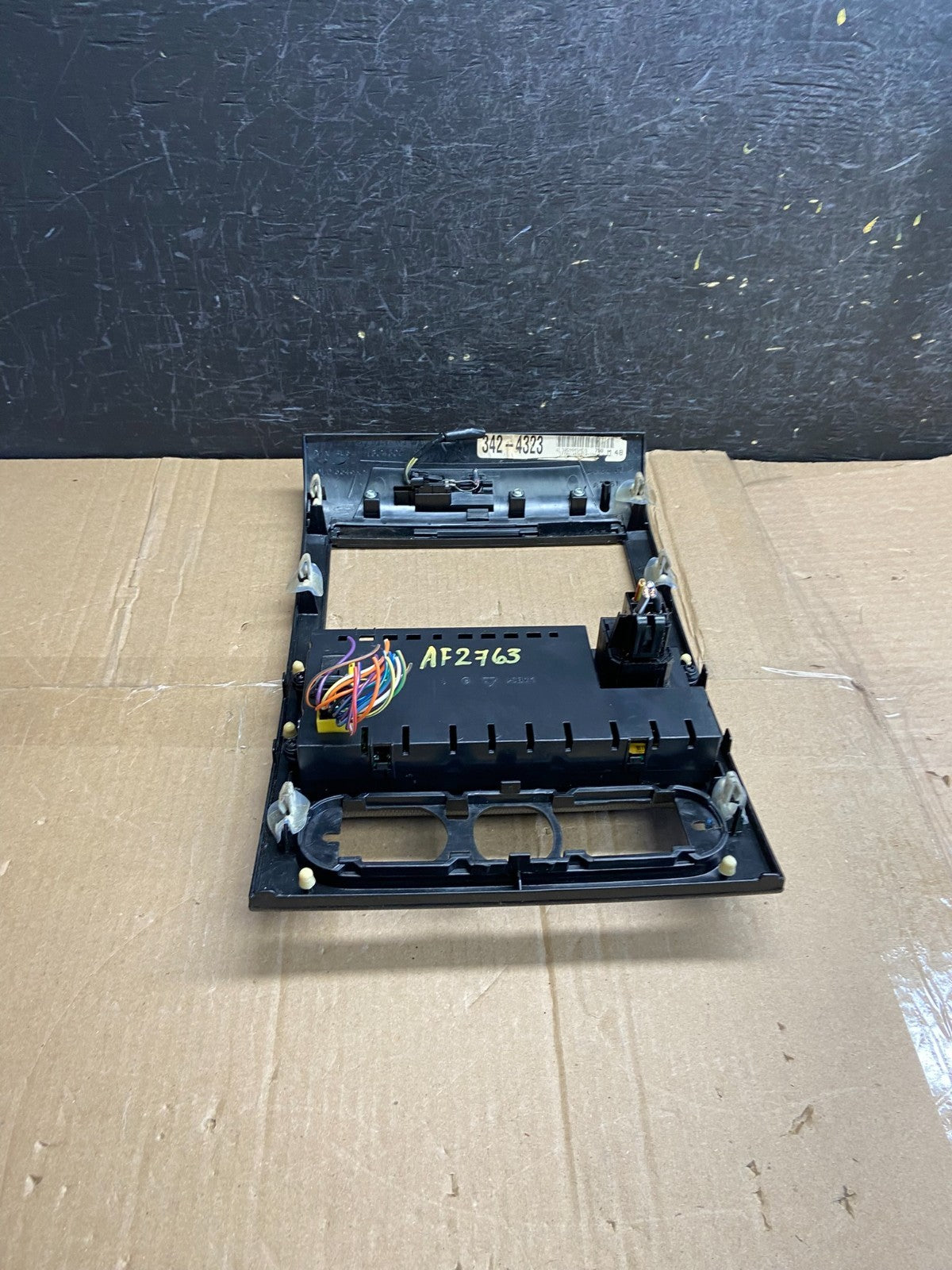 2004 to 2008 Ford F150 Radio Climate Dash Bezel Surround Black AF2763 DG4