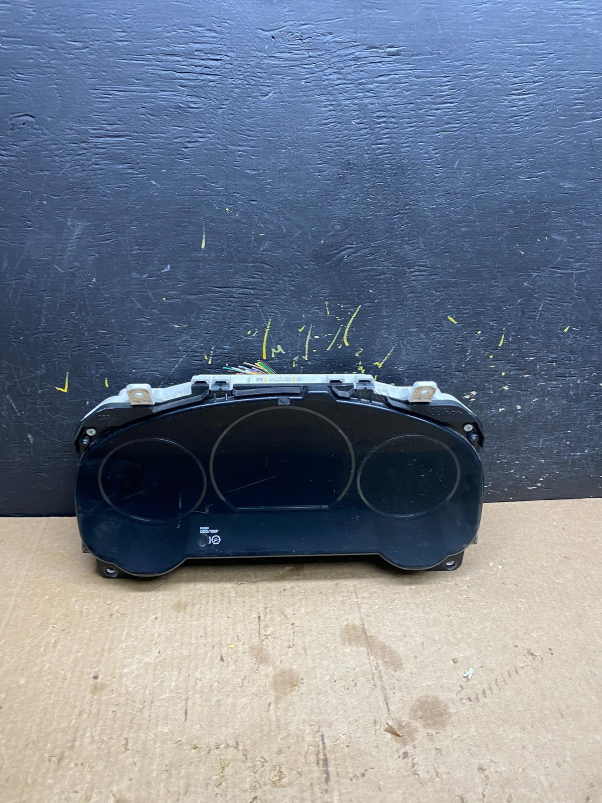 2006 Toyota Sienna Speedometer Cluster Gauge OEM Z4631 DG0