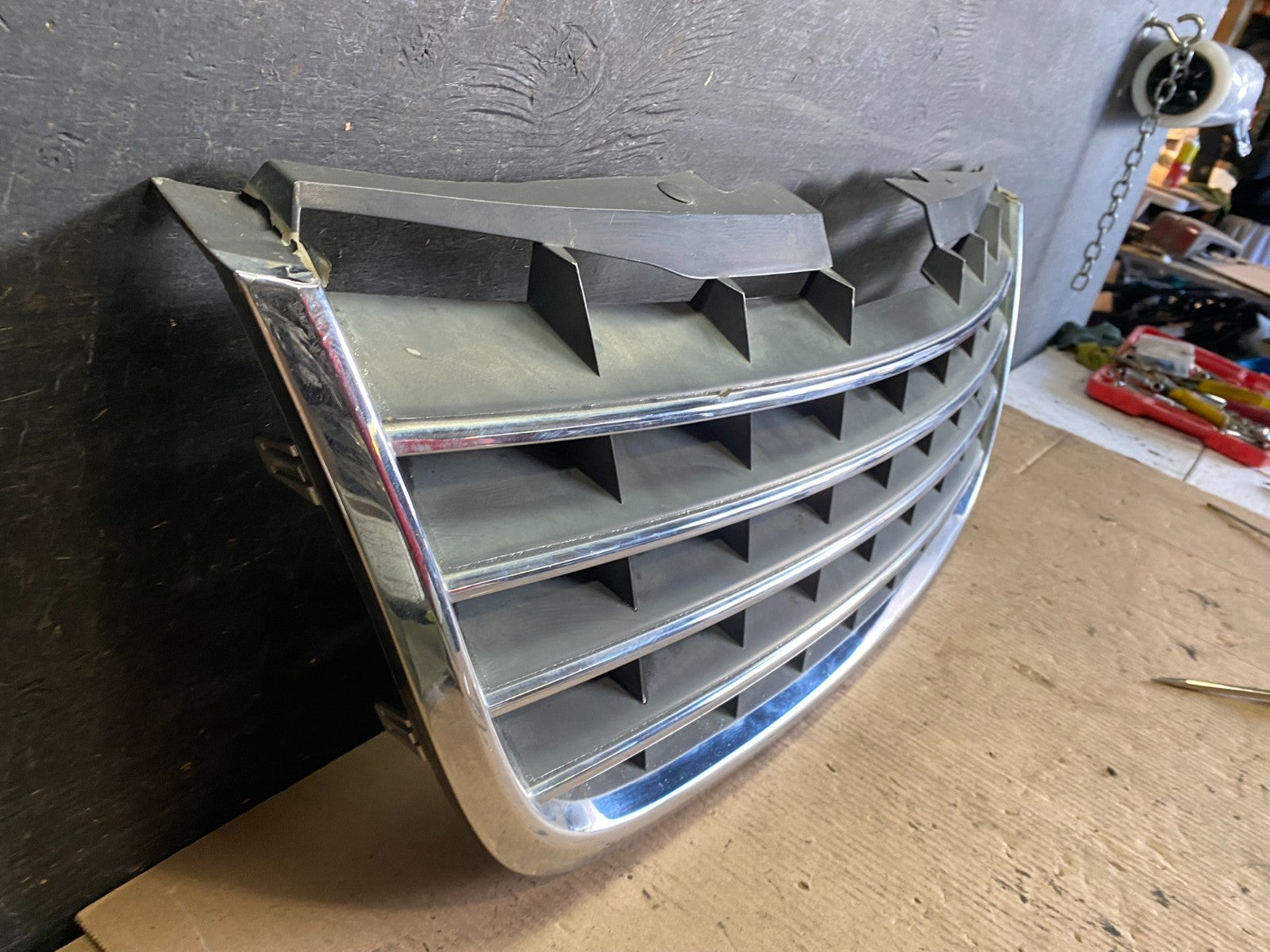 2008 to 2010 Chrysler Town & Country Front Upper Grill Grille Oem T0104 DG2