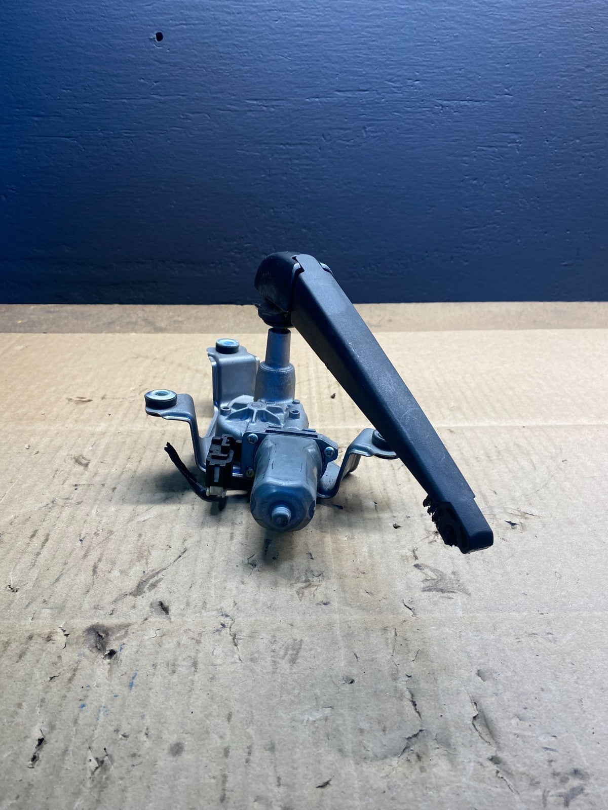 2014-2021 Dodge Durango  Tailgate Back Door Rear Wiper Motor Wiper AB4121 DG2
