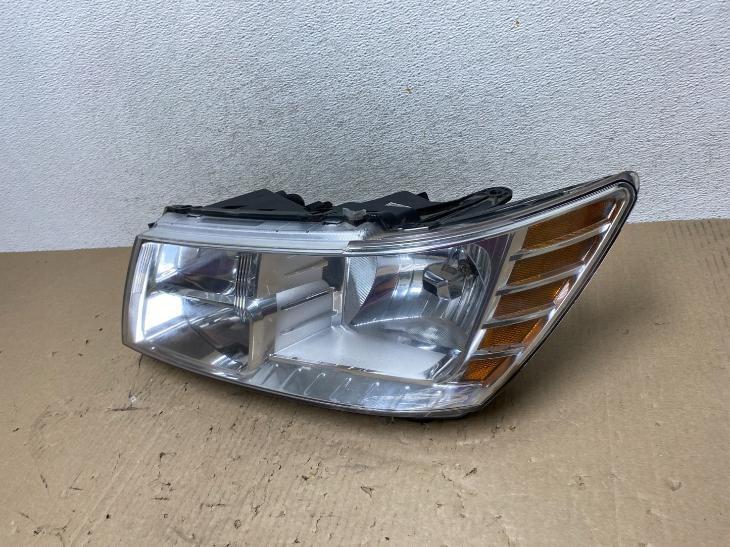 2009 to 2017 Dodge Journey Headlight Left Driver Lh Side Halogen AG7003 DW1