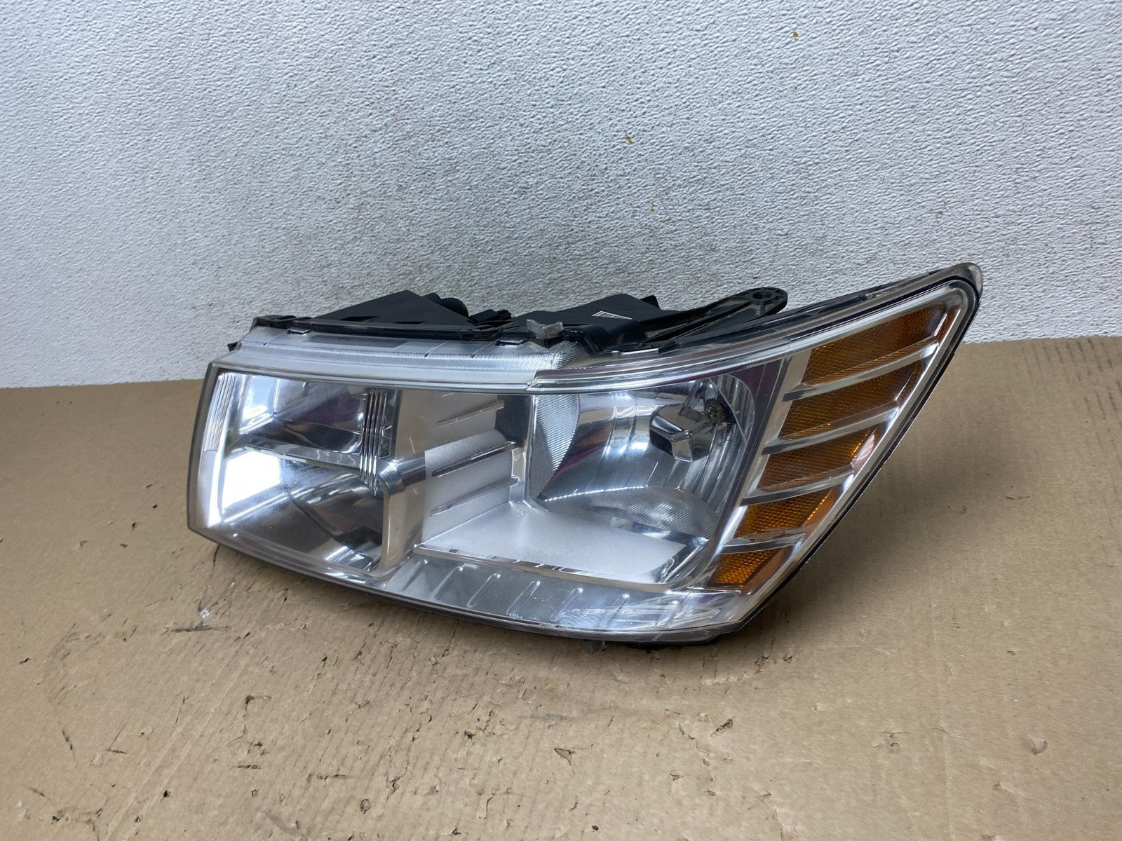 2009 to 2017 Dodge Journey Headlight Left Driver Lh Side Halogen AG7003 DW1