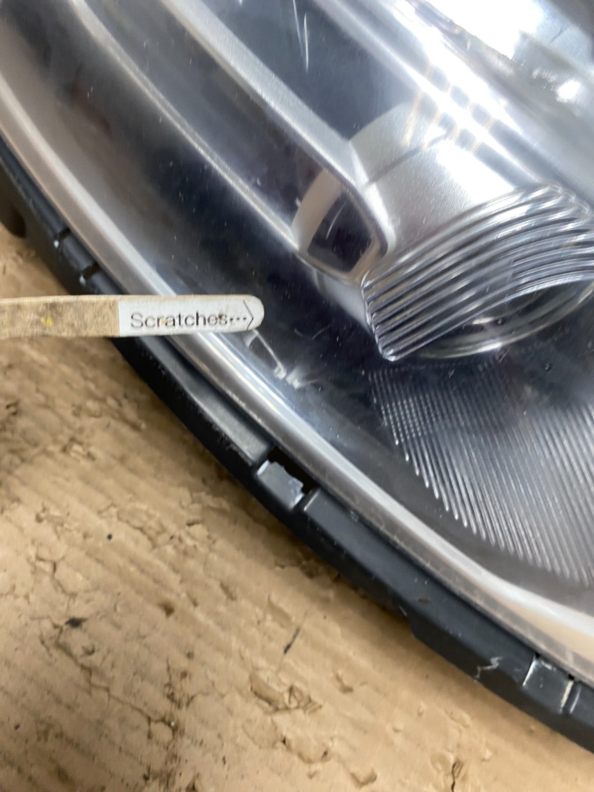2013 to 2019 Ford Taurus Right Passenger RH Side Headlight Halogen AD4381 DW3