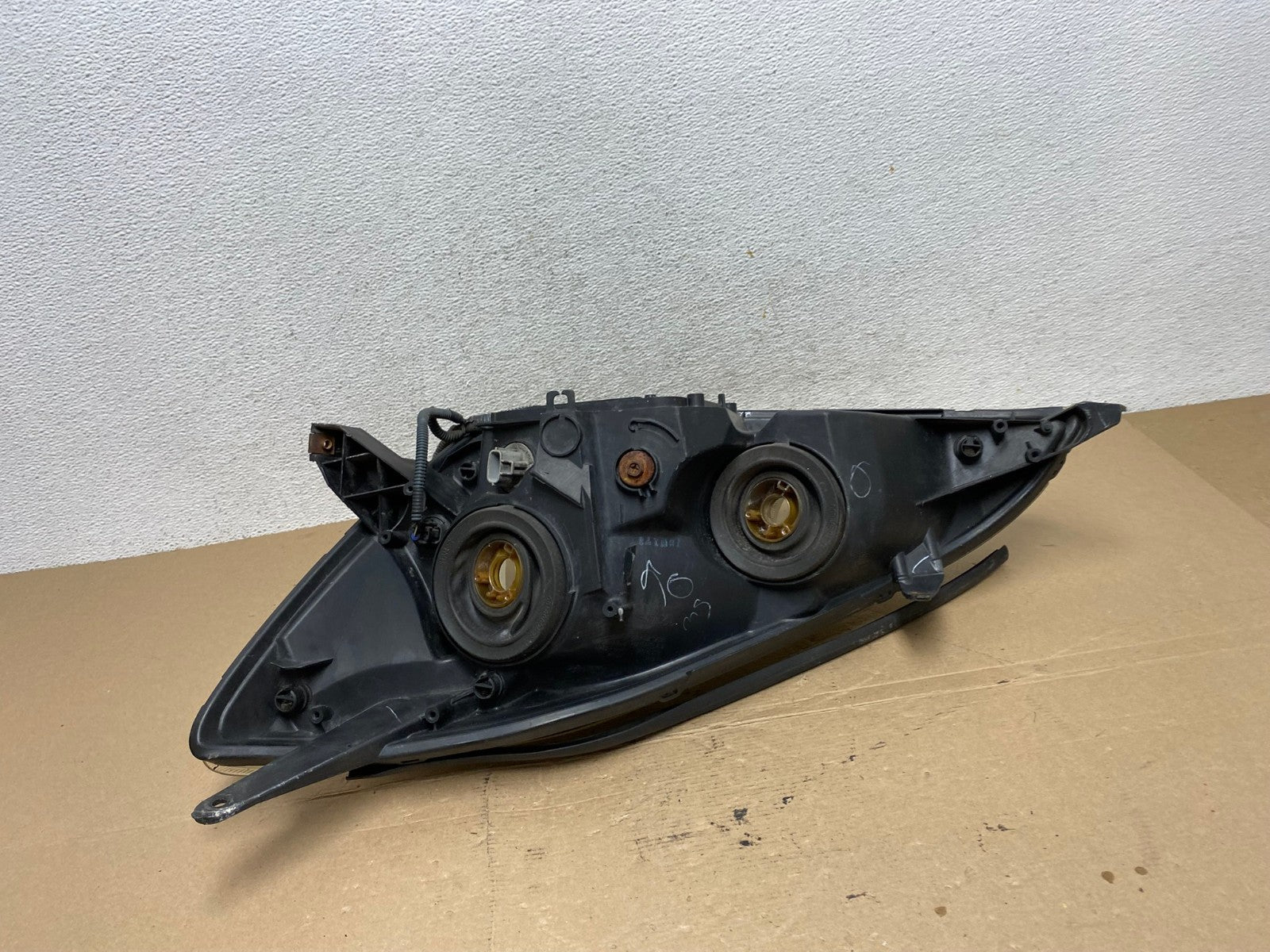 2004-2005 Toyota Sienna Right Passenger Halogen Headlight AF4472 LK6