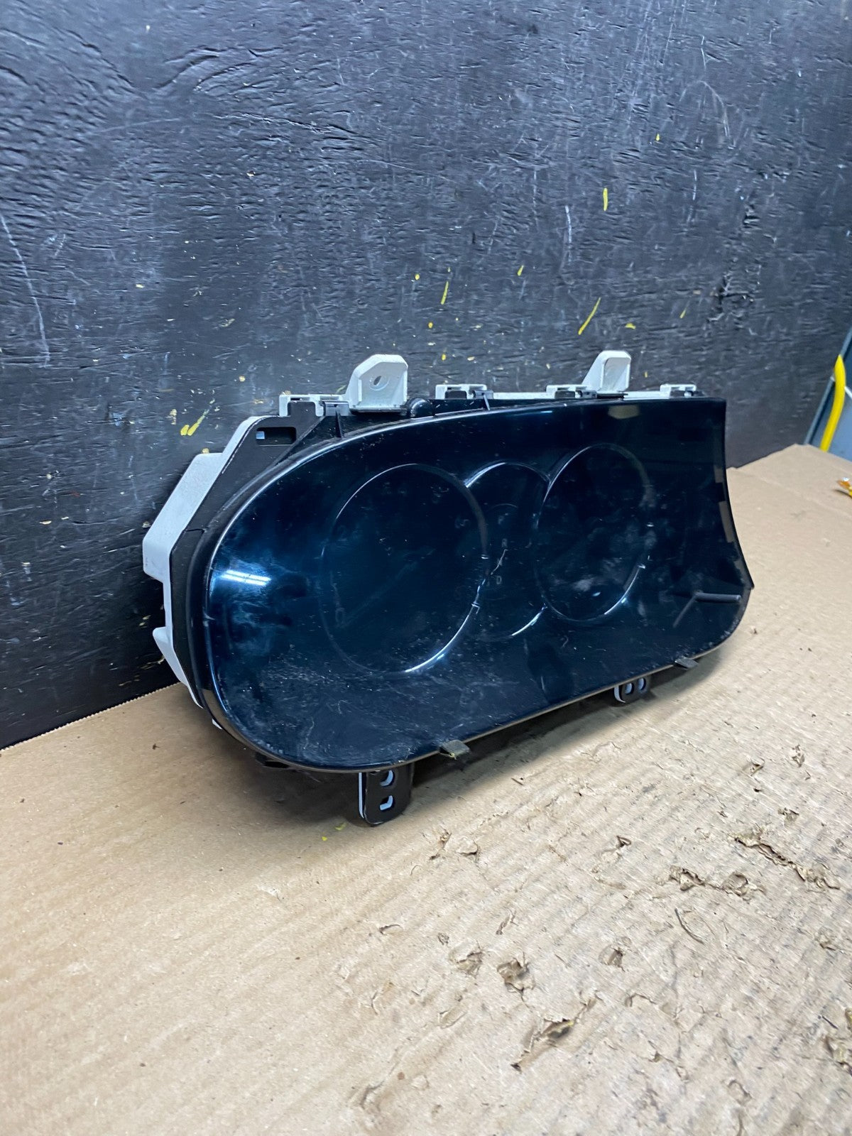 2005 to 2010 Toyota Avalon Cluster Speedometer OEM S6232 DG2