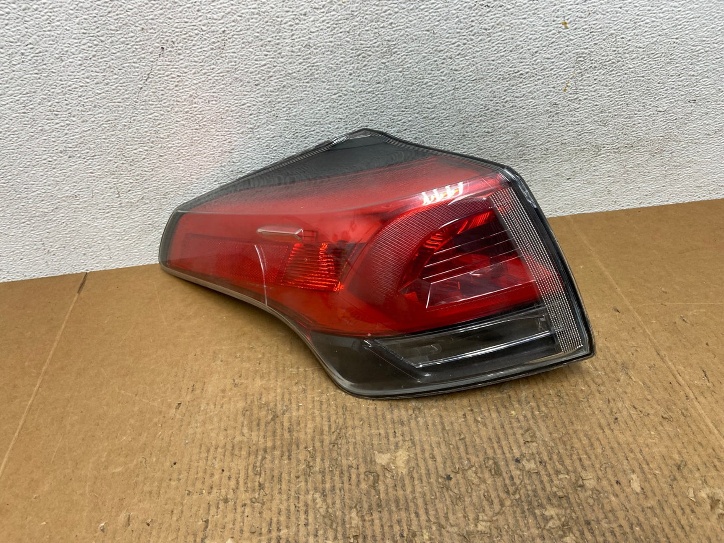 2016 2017 2018 Toyota RAV4 Left Driver LH Side Tail Light AE2680 LK0