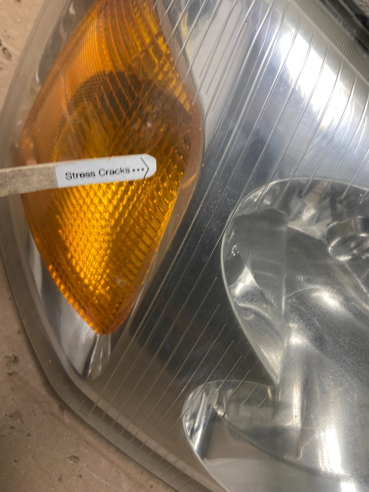 2002 to 2009 Gmc Envoy Right Passenger RH Side Headlight Halogen AB0134 DW3