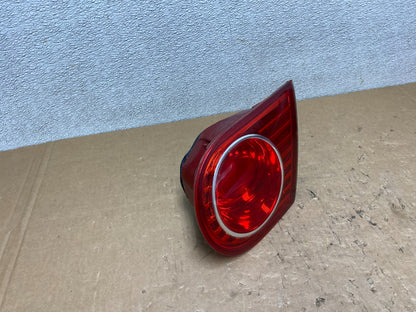 2004 2005 2006 Kia Amanti Right Passenger Side Tail Light Inner V5595 DW2