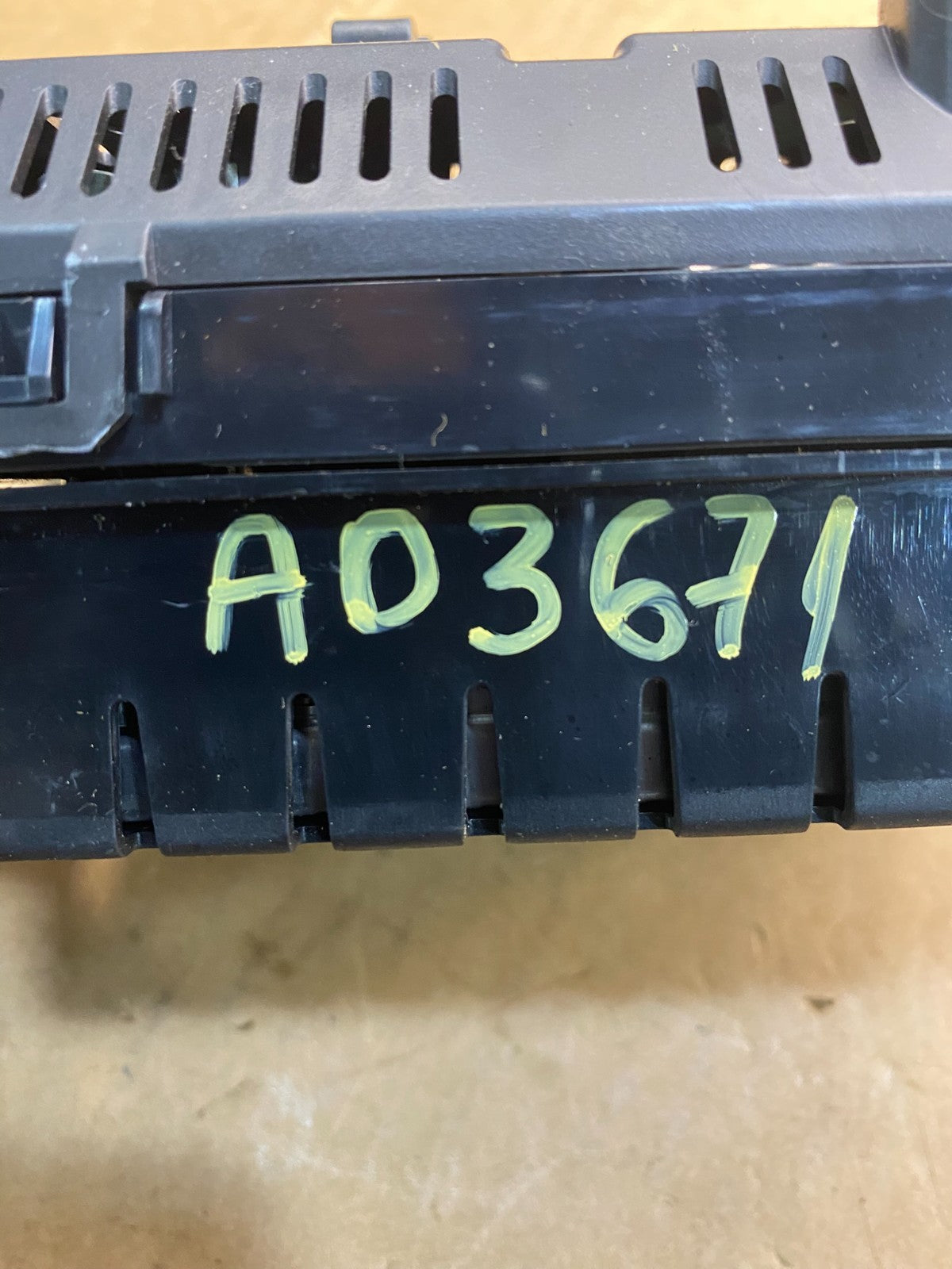 2013 to 2016 Ford Taurus 4.2" Radio Navigation Screen Module AD3671 DG5