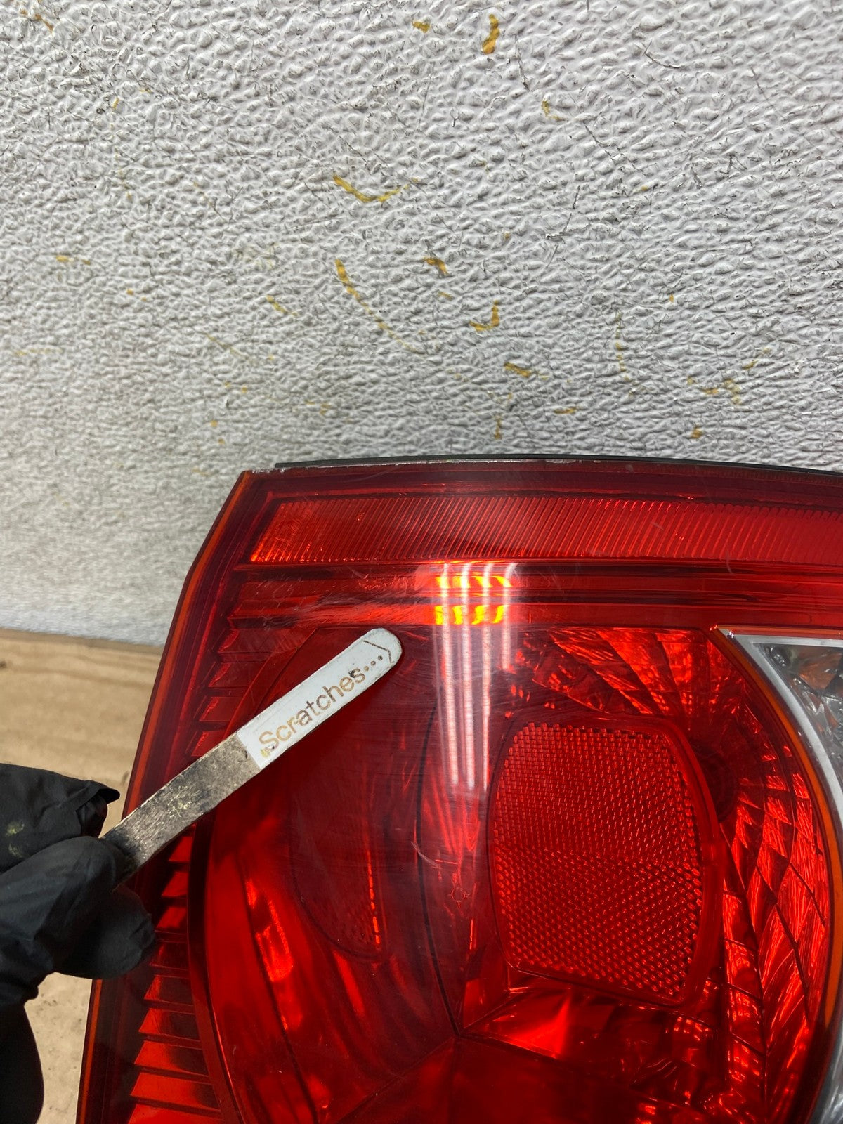 2003-2006 Kia Optima Right Passenger Rh Side Tail Light AH8410 LK3