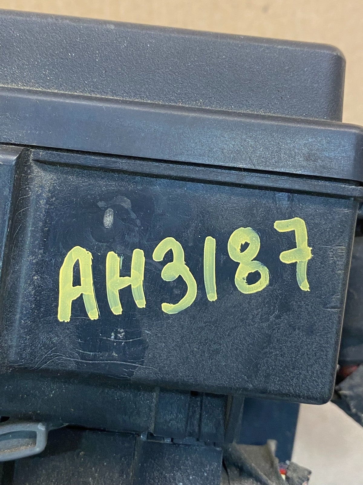 2008 Jeep Grand Cherokee Fuse Box Relay Panel 04692165ab ah3187 DG7