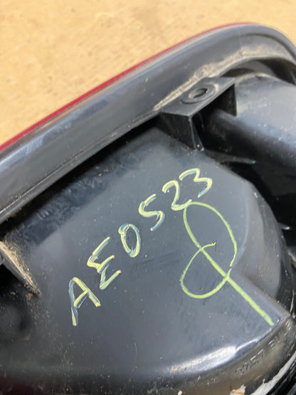 2004 to 2007 Dodge Grand Caravan Left Driver Lh Tail Light AE0523 LK7