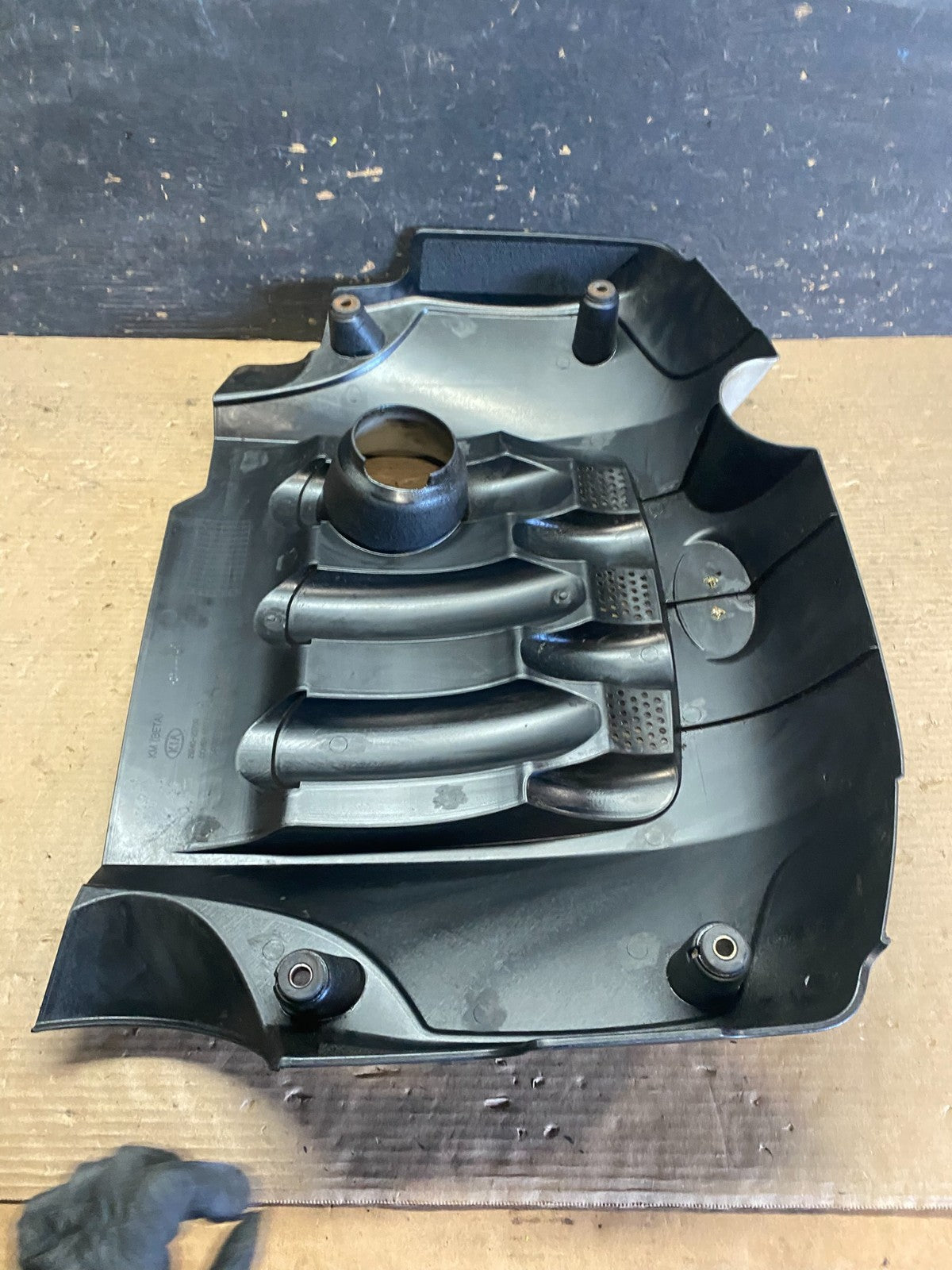 2005 to 2007 Kia Sportage 2.0L Engine Motor Cover  Oem s3404 DG6