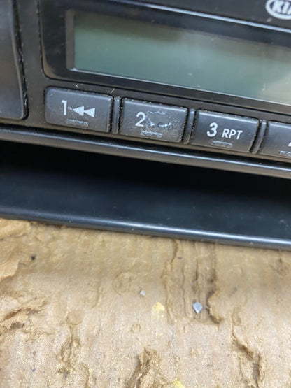 2003 2004 2006 Kia Sorento AM/FM CD Radio Casette Oem z7553 DG1