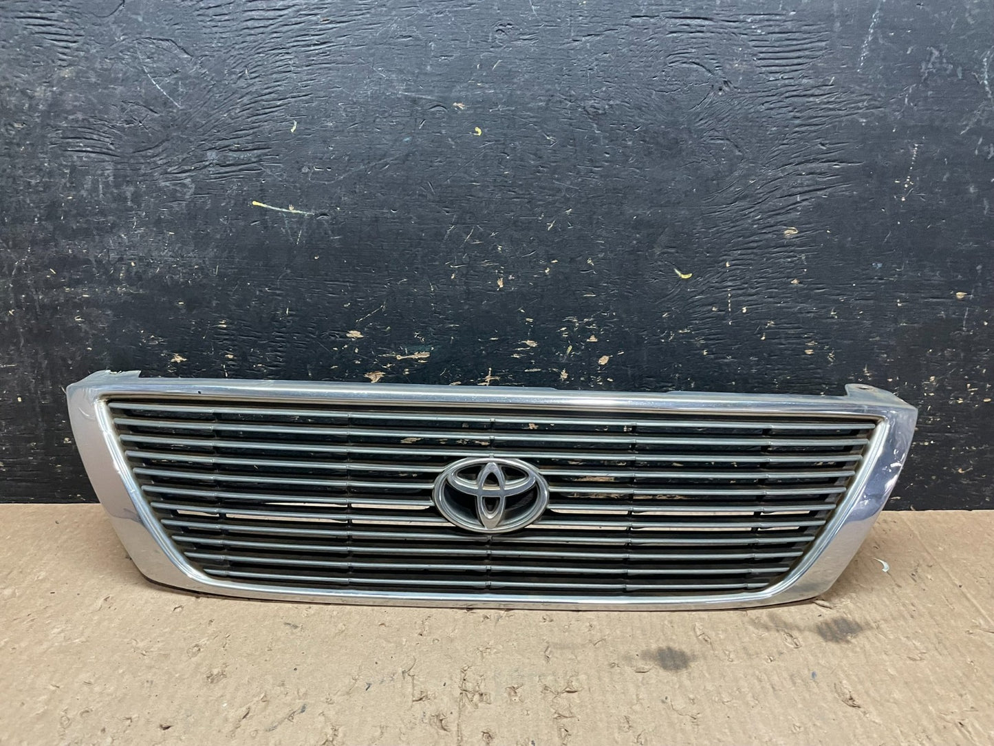 1995 1996 1997 Toyota Avalon Front Upper Grill Grille OEM Z5590 DG0