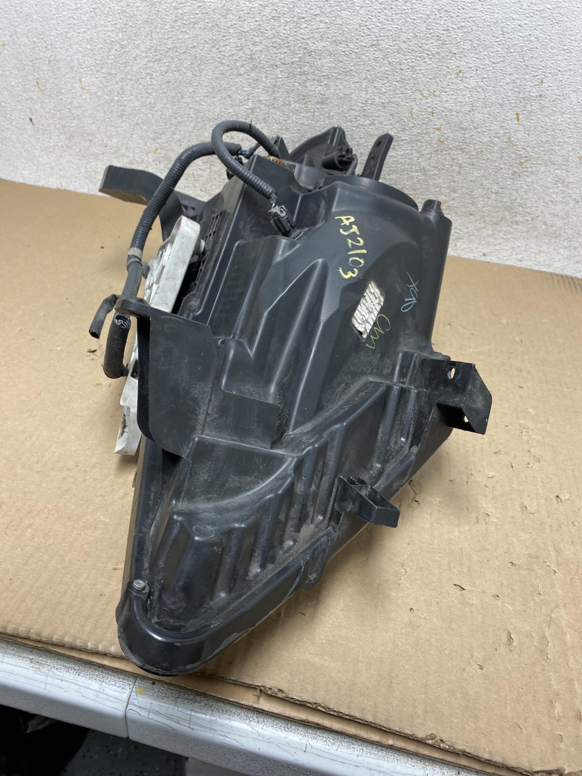 2013 - 2016 Nissan Pathfinder Left Driver LH Side Headlight Halogen AJ2103 D6