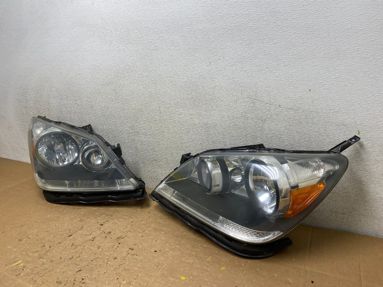 2005 2006 2007 Honda Odyssey Left+Right Set Halogen Headlights V6255 DW1