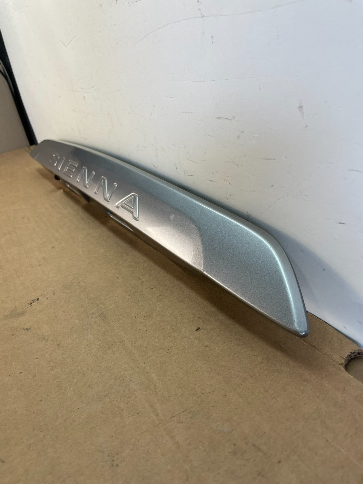 2011 to 2014 Toyota Sienna Rear Liftgate Tailgate Back View Camera AG0949 DG1