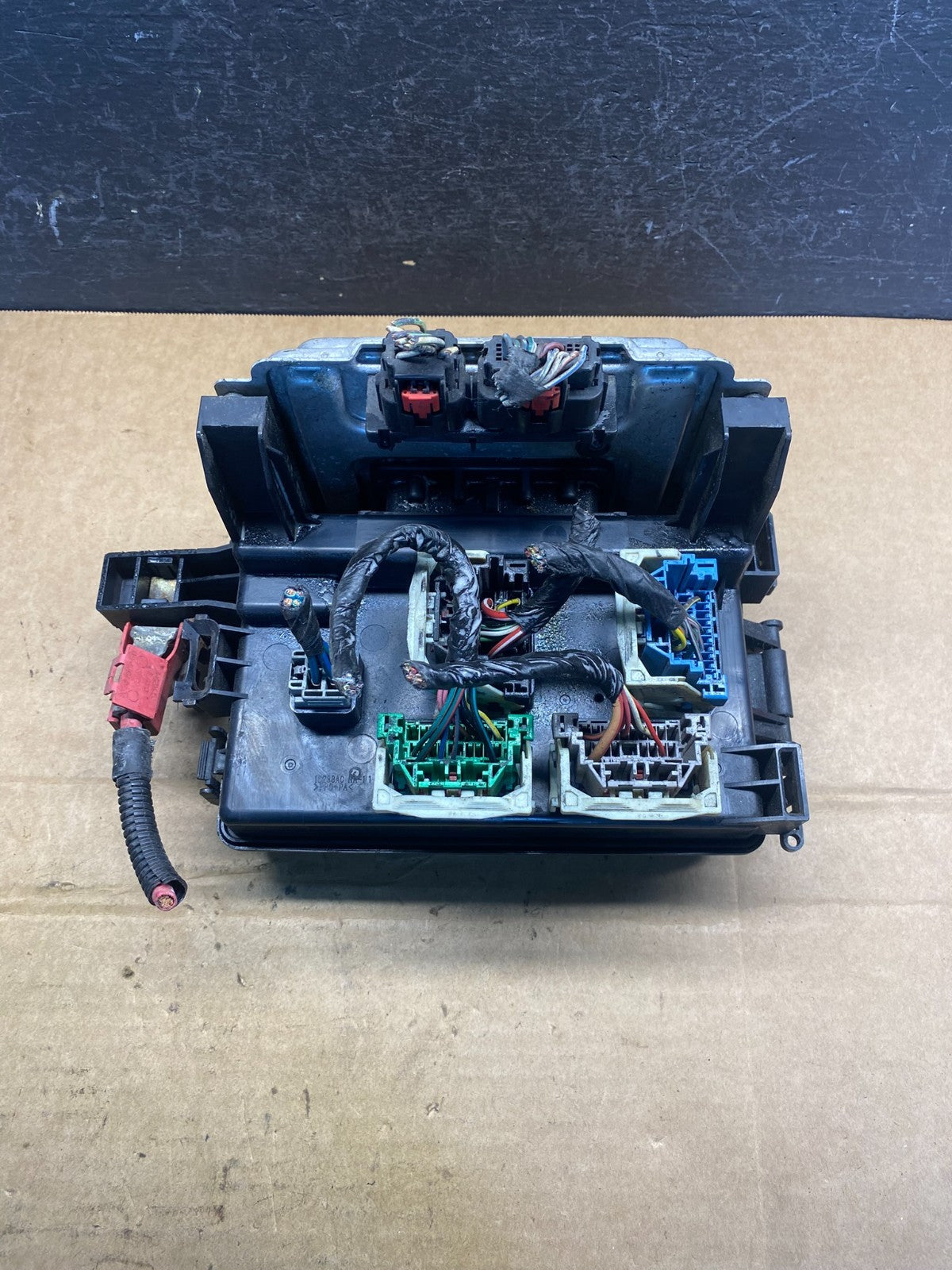 2006 2007 Chrysler 300 Totally Integrated Power Module Fuse Box TIPM AD7420 DG0