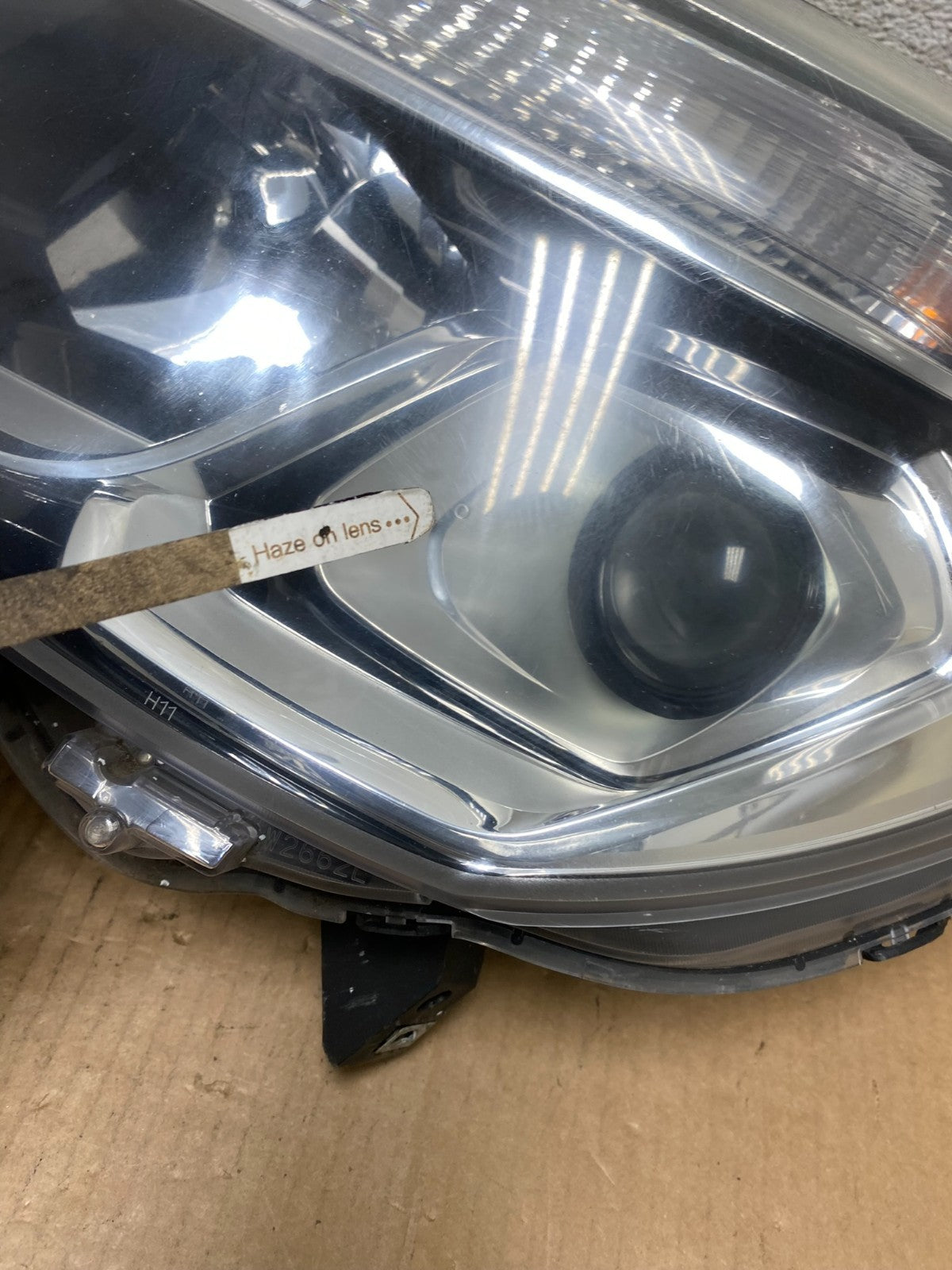 2016-2018 Chevrolet Equinox Left Driver LH Halogen Headlight AI8867 DW4