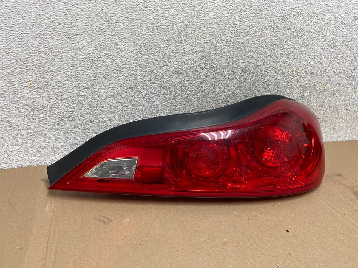 09-15 Infiniti G37 Q60 Convertible Right Passenger RH Tail Light ah0705 DG1